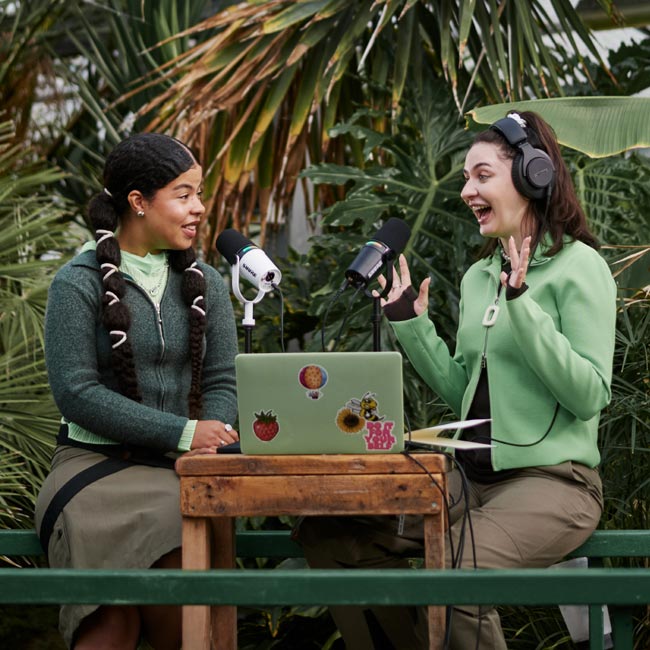 MV7+ Podcast實況動圈麥克風